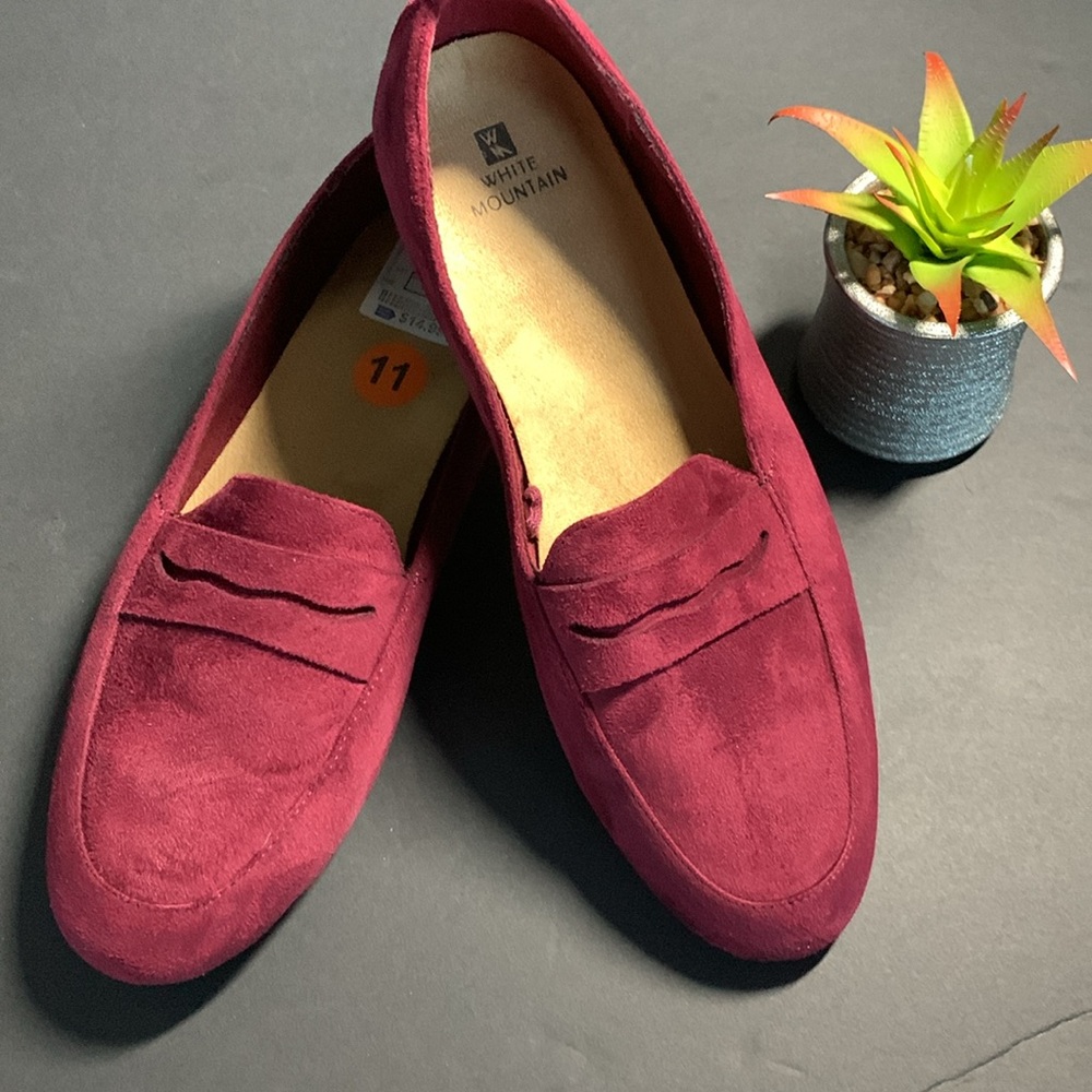 2/$12 White Mountain Suede Loafers in EUC!